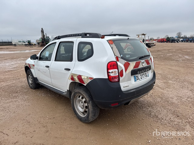 2014 DACIA Duster 4x4 4WD SUV (Inoperable) SUV - سيارة دفع رباعي: صورة 2 2014 DACIA Duster 4x4 4WD SUV (Inoperable) SUV - سيارة دفع رباعي: صورة 2