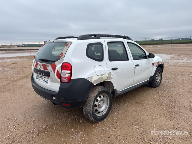 2014 DACIA Duster 4x4 4WD SUV (Inoperable) SUV - سيارة دفع رباعي: صورة 3 2014 DACIA Duster 4x4 4WD SUV (Inoperable) SUV - سيارة دفع رباعي: صورة 3