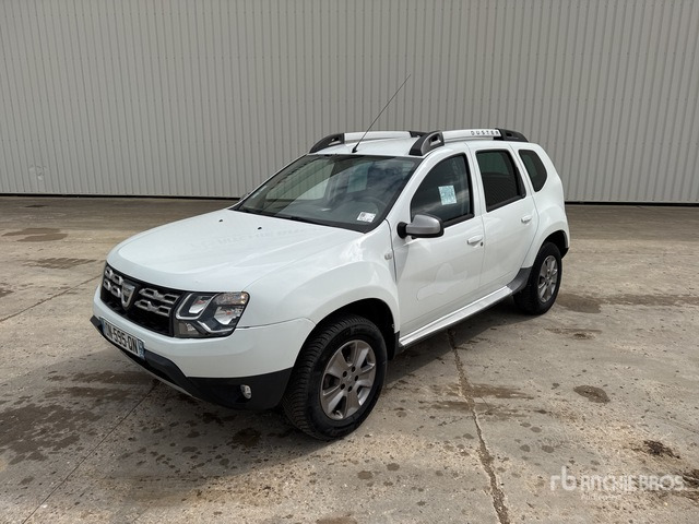 2015 DACIA Duster 4x4 Vehicule Utilitaire Cargo Van - سيارة: صورة 2 2015 DACIA Duster 4x4 Vehicule Utilitaire Cargo Van - سيارة: صورة 2