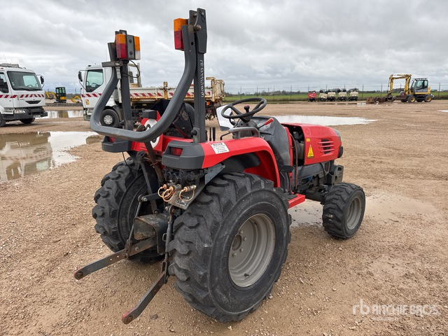 2015 Kubota STV36R 4WD Tracteur Utilitaire (Inoper ... Utility Tractor - جرار صغير: صورة 3 2015 Kubota STV36R 4WD Tracteur Utilitaire (Inoper ... Utility Tractor - جرار صغير: صورة 3
