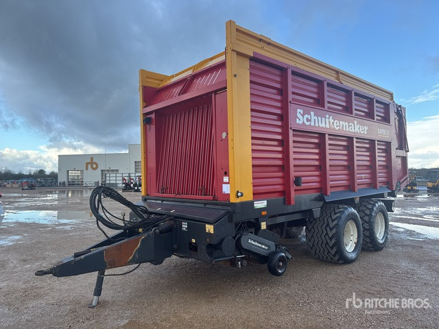 2015 Schuitemaker R580SH T/A Autochargeuse 38m3 Silage Wagon - معدات تيبيس التبن: صورة 1 2015 Schuitemaker R580SH T/A Autochargeuse 38m3 Silage Wagon - معدات تيبيس التبن: صورة 1