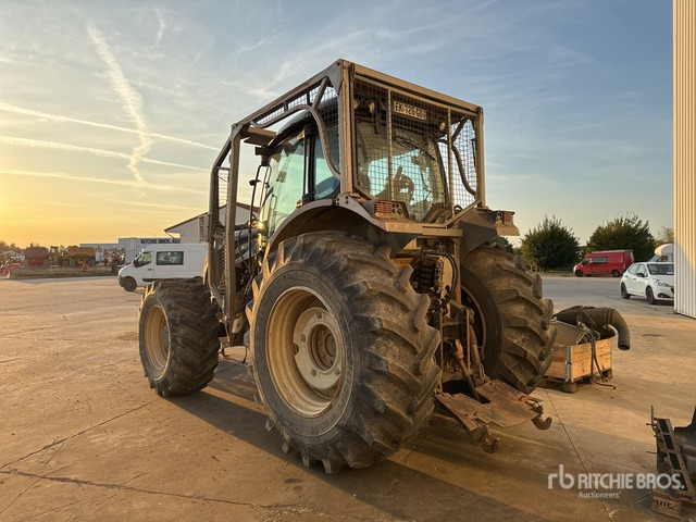 2017 Valtra T174 (Inoperable) 4WD Tractor - جرار: صورة 3 2017 Valtra T174 (Inoperable) 4WD Tractor - جرار: صورة 3
