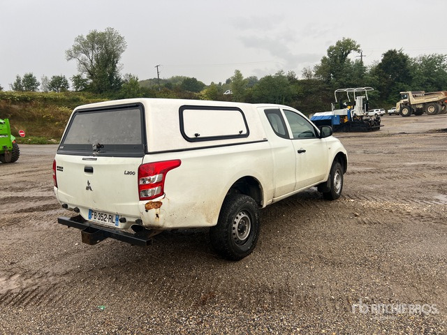 2018 Mitsubishi L200 4x4 Extended Cab (Inoperable) Pickup - شاحنة البيك أب: صورة 3 2018 Mitsubishi L200 4x4 Extended Cab (Inoperable) Pickup - شاحنة البيك أب: صورة 3