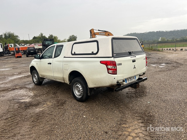 2018 Mitsubishi L200 4x4 Extended Cab (Inoperable) Pickup - شاحنة البيك أب: صورة 4 2018 Mitsubishi L200 4x4 Extended Cab (Inoperable) Pickup - شاحنة البيك أب: صورة 4