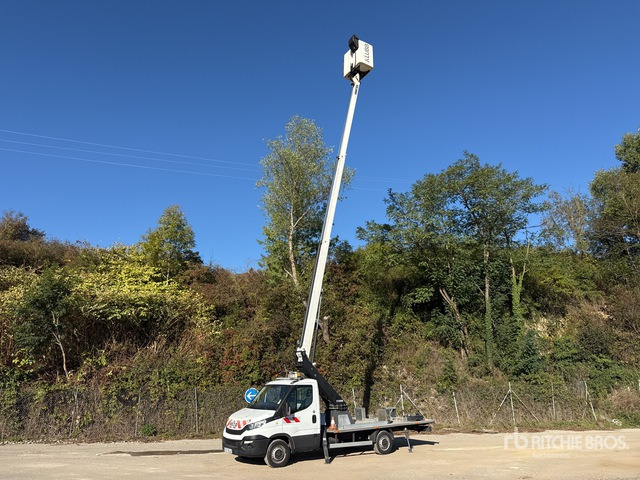 2019 Iveco Daily 2018 Klubb KT48 16 m on 4x2 Cam ... Bucket Truck - منصة تلسكوبية محمولة على شاحنة: صورة 3 2019 Iveco Daily 2018 Klubb KT48 16 m on 4x2 Cam ... Bucket Truck - منصة تلسكوبية محمولة على شاحنة: صورة 3