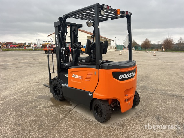 2023 Doosan B25X-7 PLUS 2500 kg Chariot Elevateur Elect ... Electric Forklift - رافعة شوكية كهربائية: صورة 4 2023 Doosan B25X-7 PLUS 2500 kg Chariot Elevateur Elect ... Electric Forklift - رافعة شوكية كهربائية: صورة 4