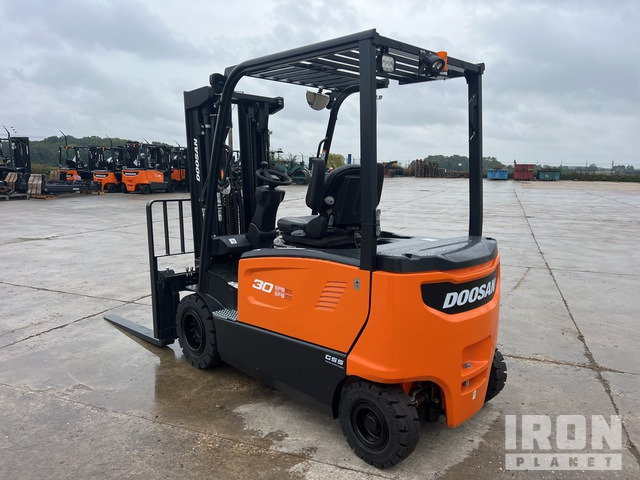 2023 Doosan B30X-7 PLUS 3000 kg Chariot Elevateur Elect ... Electric Forklift - رافعة شوكية كهربائية: صورة 4 2023 Doosan B30X-7 PLUS 3000 kg Chariot Elevateur Elect ... Electric Forklift - رافعة شوكية كهربائية: صورة 4