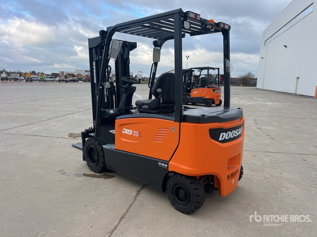 2023 Doosan B35X-7 PLUS 3500 kg Chariot Elevateur Elect ... Electric Forklift - رافعة شوكية كهربائية: صورة 4 2023 Doosan B35X-7 PLUS 3500 kg Chariot Elevateur Elect ... Electric Forklift - رافعة شوكية كهربائية: صورة 4