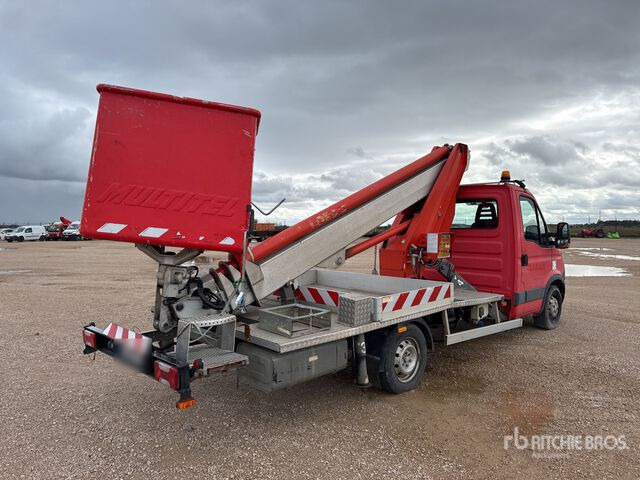 Iveco 35S11 Bucket Truck - منصة تلسكوبية محمولة على شاحنة: صورة 3 Iveco 35S11 Bucket Truck - منصة تلسكوبية محمولة على شاحنة: صورة 3