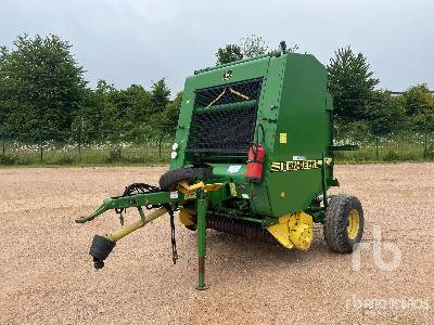 JOHN DEERE 580 Presse A Balles Rondes - مكنة: صورة 1 JOHN DEERE 580 Presse A Balles Rondes - مكنة: صورة 1