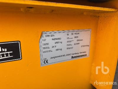 JUNGHEINRICH ERE225 2500 kg Electric Transpalette E ... - شاحنة باليت: صورة 5 JUNGHEINRICH ERE225 2500 kg Electric Transpalette E ... - شاحنة باليت: صورة 5