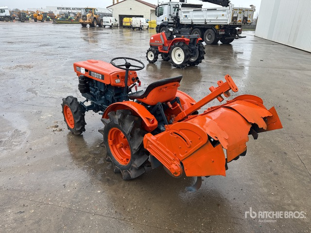 Kubota B6000 Utility Tractor - جرار صغير: صورة 2 Kubota B6000 Utility Tractor - جرار صغير: صورة 2