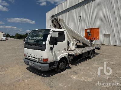 NISSAN 2001 Multitel 220 ALU AF 22 m o ... - منصة تلسكوبية محمولة على شاحنة: صورة 1 NISSAN 2001 Multitel 220 ALU AF 22 m o ... - منصة تلسكوبية محمولة على شاحنة: صورة 1