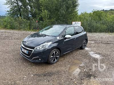 PEUGEOT 208 - سيارة: صورة 1 PEUGEOT 208 - سيارة: صورة 1