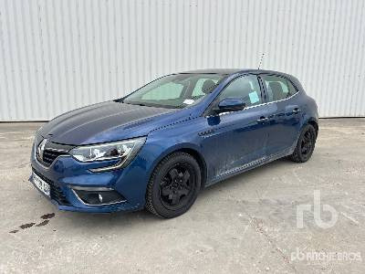 RENAULT MEGANE - سيارة: صورة 1 RENAULT MEGANE - سيارة: صورة 1