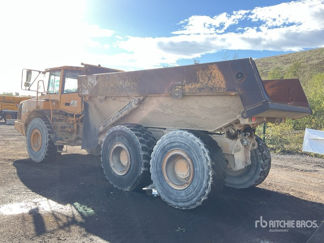 2004 Volvo A25D 6x6. Articulated Dump Truck - شاحنة قلاب مفصلية: صورة 3 2004 Volvo A25D 6x6. Articulated Dump Truck - شاحنة قلاب مفصلية: صورة 3