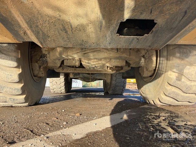 2013 Komatsu HM300-3 Articulated Dump Truck - شاحنة قلاب مفصلية: صورة 5 2013 Komatsu HM300-3 Articulated Dump Truck - شاحنة قلاب مفصلية: صورة 5