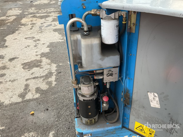 2014 Genie QS15 Vertical Mast Lift - الرأسي رفع الصاري: صورة 5 2014 Genie QS15 Vertical Mast Lift - الرأسي رفع الصاري: صورة 5