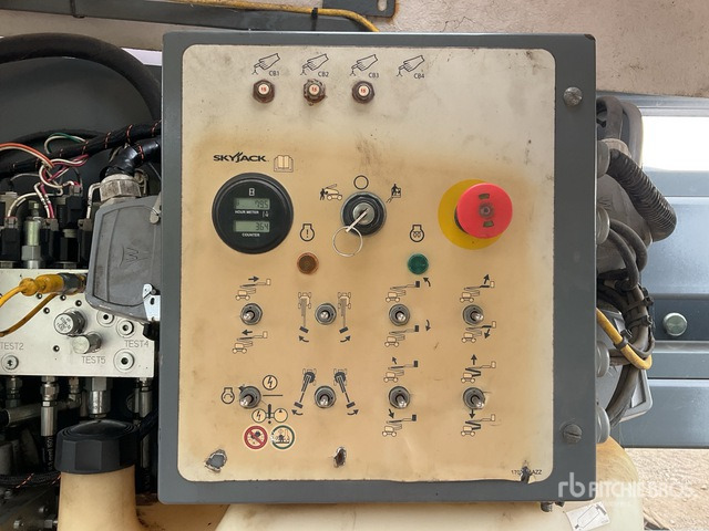 2015 Skyjack SJ51AJ 4WD Diesel Articulating Boom Lift - شاحنة ذراع مفصلي: صورة 5 2015 Skyjack SJ51AJ 4WD Diesel Articulating Boom Lift - شاحنة ذراع مفصلي: صورة 5