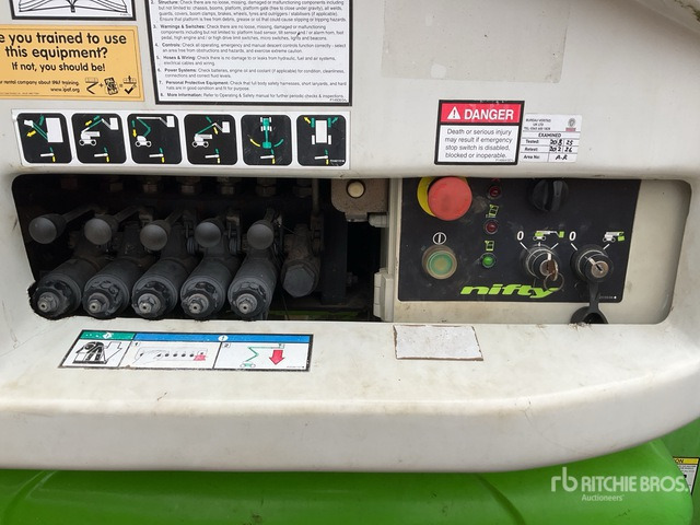 2016 Nifty-Lift HR28 2016 Nifty-Lift HR28 Articulating Boom Lift Articulating Boom Lift - شاحنة ذراع مفصلي: صورة 5 2016 Nifty-Lift HR28 2016 Nifty-Lift HR28 Articulating Boom Lift Articulating Boom Lift - شاحنة ذراع مفصلي: صورة 5