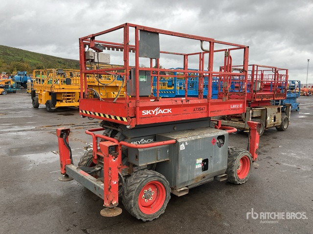 2016 Skyjack SJ6832 RT 4x4 Diesel Scissor Lift - رافعة هيدروليكية مقصية: صورة 3 2016 Skyjack SJ6832 RT 4x4 Diesel Scissor Lift - رافعة هيدروليكية مقصية: صورة 3