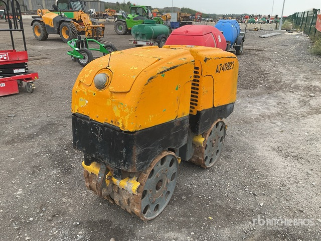 2016 Wacker Neuson Roller RT Trench Compactor - مدحلة صغيرة: صورة 4 2016 Wacker Neuson Roller RT Trench Compactor - مدحلة صغيرة: صورة 4
