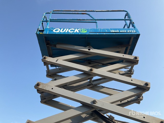 2017 Genie GS4047 Electric Scissor Lift - رافعة هيدروليكية مقصية: صورة 4 2017 Genie GS4047 Electric Scissor Lift - رافعة هيدروليكية مقصية: صورة 4