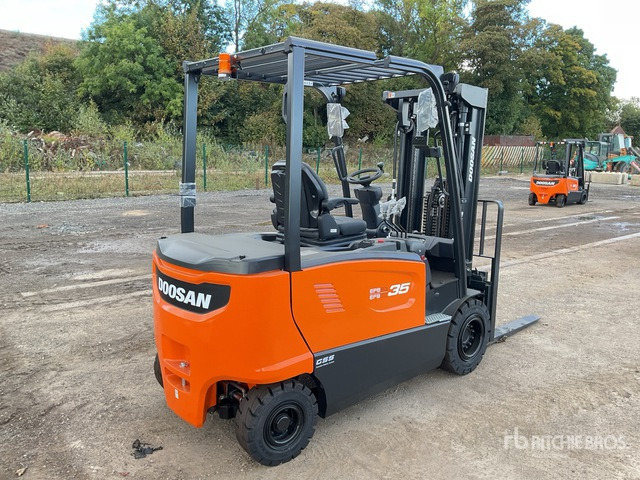2024 Doosan B35X-7 PLUS 2024 Doosan B35X-7 PLUS 3500 kg Electric Forklift - (Unused) Electric Forklift - رافعة شوكية كهربائية: صورة 4 2024 Doosan B35X-7 PLUS 2024 Doosan B35X-7 PLUS 3500 kg Electric Forklift - (Unused) Electric Forklift - رافعة شوكية كهربائية: صورة 4