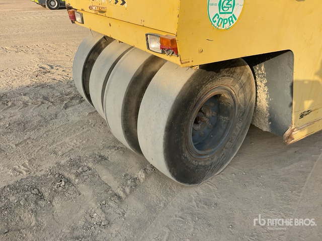 مدحلة هوائية 1999 Bomag BW20R 8 Wheel Pneumatic Roller: صورة 6 مدحلة هوائية 1999 Bomag BW20R 8 Wheel Pneumatic Roller: صورة 6