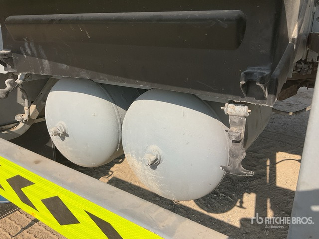 2005 Volvo FM12-380 6x4 T/A Dump Truck - شاحنة قلاب: صورة 4 2005 Volvo FM12-380 6x4 T/A Dump Truck - شاحنة قلاب: صورة 4