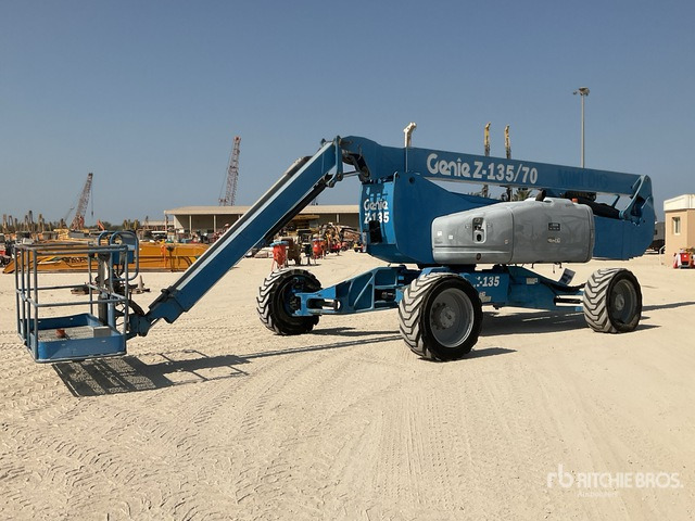 2006 Genie Z135/70 4WD Diesel Articulating Boom Lift - شاحنة ذراع مفصلي: صورة 1 2006 Genie Z135/70 4WD Diesel Articulating Boom Lift - شاحنة ذراع مفصلي: صورة 1