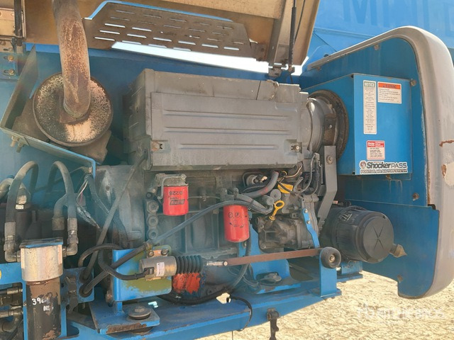 2006 Genie Z135/70 4WD Diesel Articulating Boom Lift - شاحنة ذراع مفصلي: صورة 5 2006 Genie Z135/70 4WD Diesel Articulating Boom Lift - شاحنة ذراع مفصلي: صورة 5