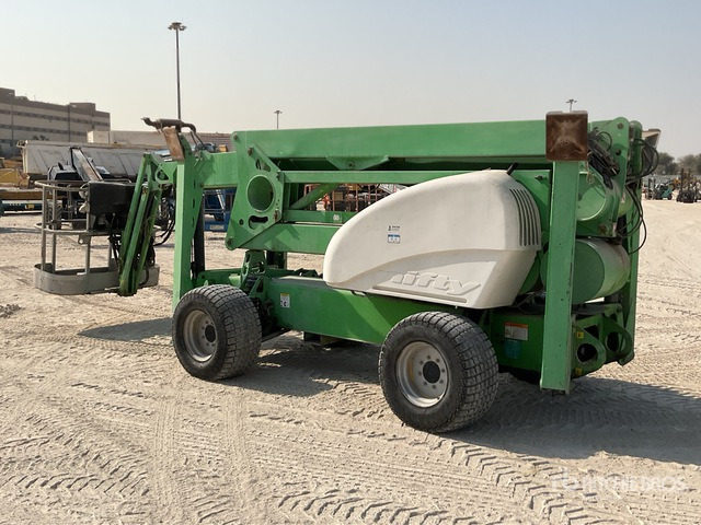 2007 Nifty-Lift 210SD 4WD Diesel Articulating Boom Lift - شاحنة ذراع مفصلي: صورة 5 2007 Nifty-Lift 210SD 4WD Diesel Articulating Boom Lift - شاحنة ذراع مفصلي: صورة 5