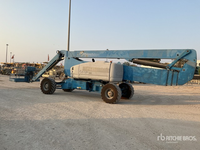 2008 Genie Z-135 4WD Diesel Articulating Boom Lift - شاحنة ذراع مفصلي: صورة 4 2008 Genie Z-135 4WD Diesel Articulating Boom Lift - شاحنة ذراع مفصلي: صورة 4