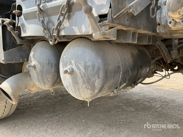 2008 Volvo FM400 6x4 20000 Liters Vacuum Tanker Truck - شاحنة الشفط: صورة 5 2008 Volvo FM400 6x4 20000 Liters Vacuum Tanker Truck - شاحنة الشفط: صورة 5