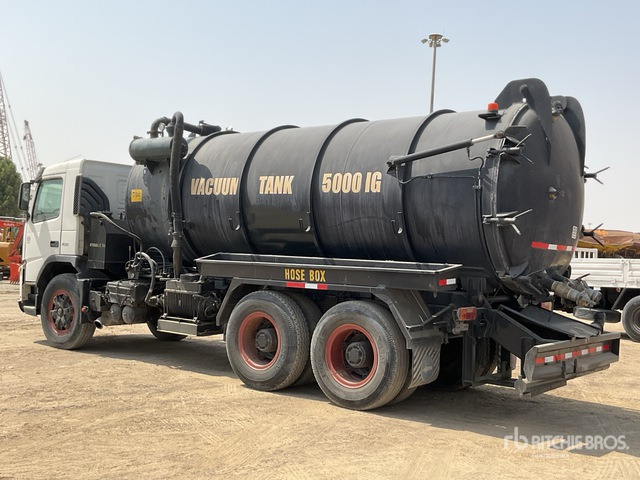2008 Volvo FM400 6x4 20000 Liters Vacuum Tanker Truck - شاحنة الشفط: صورة 3 2008 Volvo FM400 6x4 20000 Liters Vacuum Tanker Truck - شاحنة الشفط: صورة 3
