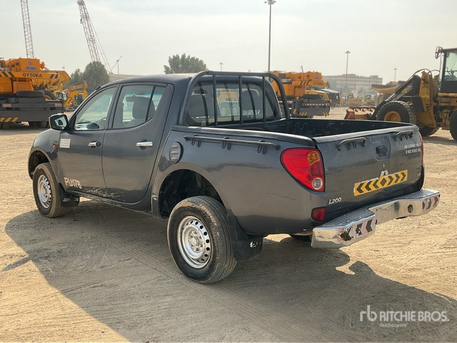 2009 Mitsubishi L200 4x4 Crew Cab Pickup - شاحنة البيك أب: صورة 2 2009 Mitsubishi L200 4x4 Crew Cab Pickup - شاحنة البيك أب: صورة 2