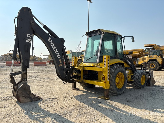 2009 Volvo BL71 4x4 Backhoe Loader - جرافة حفار: صورة 3 2009 Volvo BL71 4x4 Backhoe Loader - جرافة حفار: صورة 3