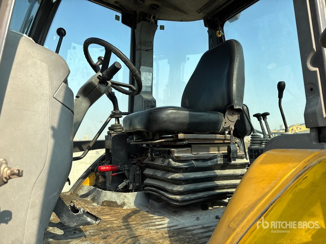 2009 Volvo BL71 4x4 Backhoe Loader - جرافة حفار: صورة 5 2009 Volvo BL71 4x4 Backhoe Loader - جرافة حفار: صورة 5