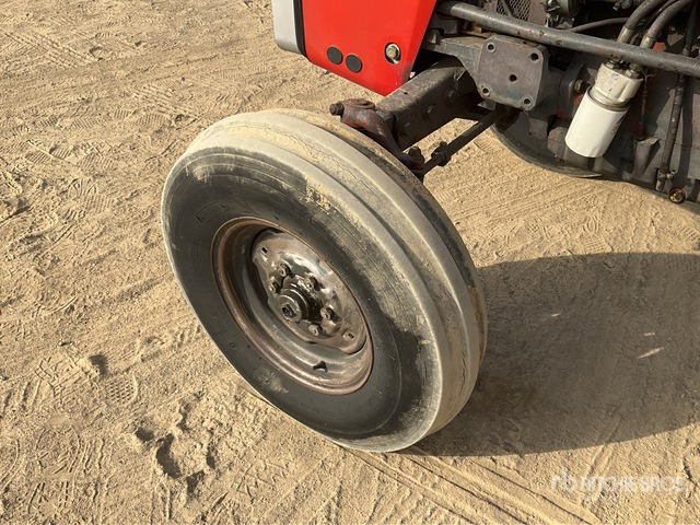 2010 Massey Ferguson MF 275 2WD Tractor - جرار: صورة 5 2010 Massey Ferguson MF 275 2WD Tractor - جرار: صورة 5