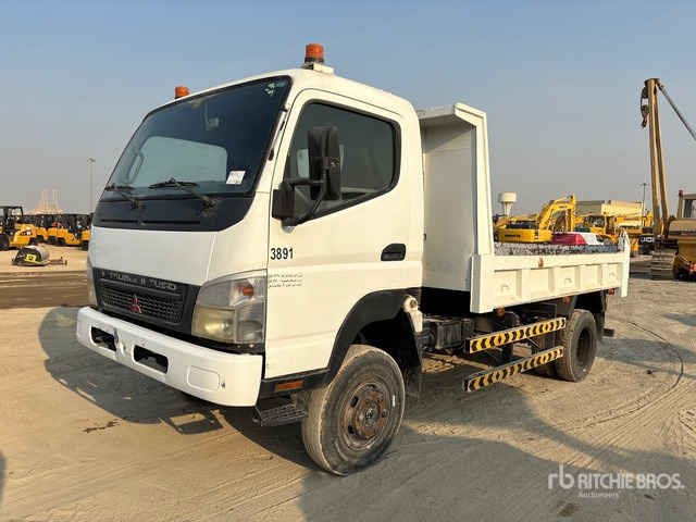 2010 Mitsubishi Canter 4x4 S/A Dump Truck - شاحنة قلاب: صورة 1 2010 Mitsubishi Canter 4x4 S/A Dump Truck - شاحنة قلاب: صورة 1