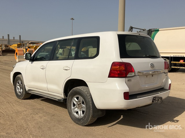 2012 Toyota Land Cruiser GX 200L 4x4 SUV - سيارة دفع رباعي: صورة 2 2012 Toyota Land Cruiser GX 200L 4x4 SUV - سيارة دفع رباعي: صورة 2