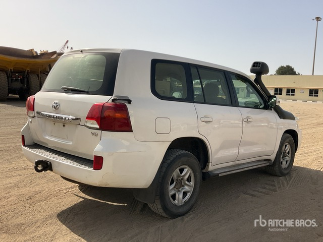 2012 Toyota Land Cruiser GX 200L 4x4 SUV - سيارة دفع رباعي: صورة 3 2012 Toyota Land Cruiser GX 200L 4x4 SUV - سيارة دفع رباعي: صورة 3