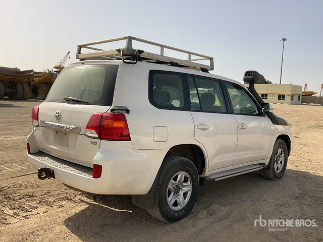 2012 Toyota Land Cruiser GX 200L 4x4 SUV - سيارة دفع رباعي: صورة 3 2012 Toyota Land Cruiser GX 200L 4x4 SUV - سيارة دفع رباعي: صورة 3