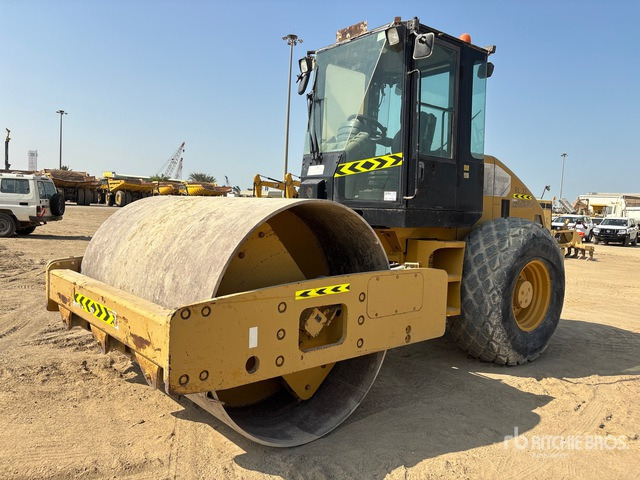 2013 Cat CS-533E Smooth Drum Compactor - مدحلة ضاغطة: صورة 1 2013 Cat CS-533E Smooth Drum Compactor - مدحلة ضاغطة: صورة 1