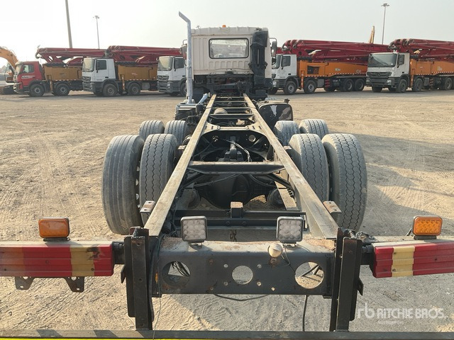 2014 FAW CA1313P 8x4 Twin-Steer Cab and Chassis - شاحنة هيكل كابينة: صورة 5 2014 FAW CA1313P 8x4 Twin-Steer Cab and Chassis - شاحنة هيكل كابينة: صورة 5