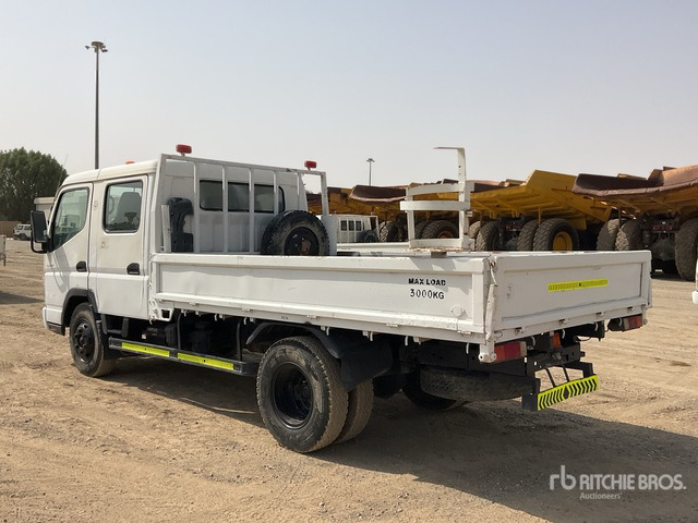2014 Mitsubishi 4x2 Crew Cab Flatbed Truck - شاحنات مسطحة: صورة 3 2014 Mitsubishi 4x2 Crew Cab Flatbed Truck - شاحنات مسطحة: صورة 3