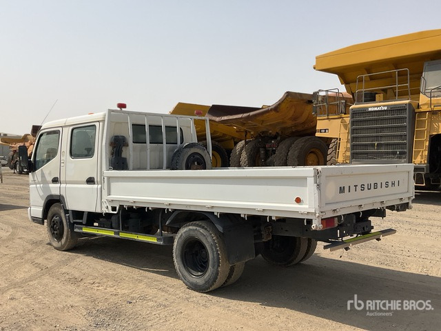 2014 Mitsubishi Canter 4x2 Crew Cab Flatbed Truck - شاحنات مسطحة: صورة 3 2014 Mitsubishi Canter 4x2 Crew Cab Flatbed Truck - شاحنات مسطحة: صورة 3