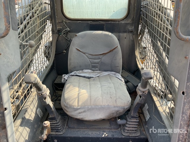 2014 New Holland L225 (Inoperable) Skid Steer Loader - شيول صغير: صورة 5 2014 New Holland L225 (Inoperable) Skid Steer Loader - شيول صغير: صورة 5