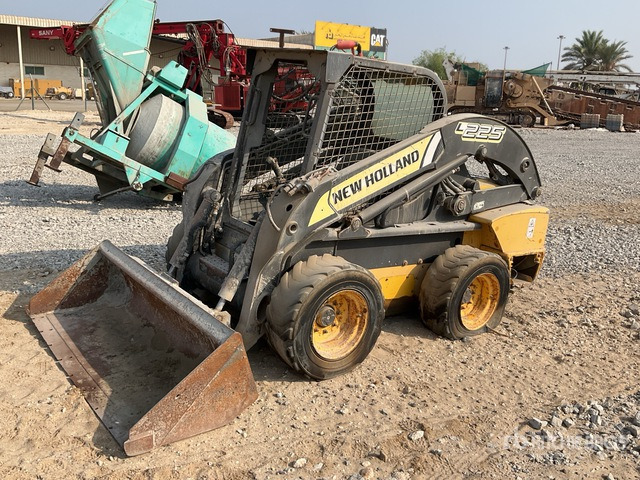 2014 New Holland L225 (Inoperable) Skid Steer Loader - شيول صغير: صورة 2 2014 New Holland L225 (Inoperable) Skid Steer Loader - شيول صغير: صورة 2